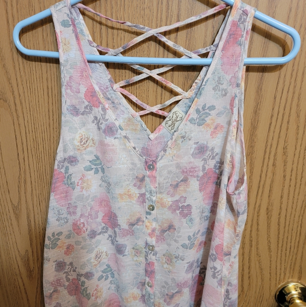 Feminine Floral Tank XL